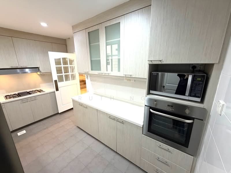 Leonie Condotel, 2 Leonie Hill Road, 4 Bedrooms, 2,568 sqft, Condominium For Rent, by Ruth Ng, 500189772 - Kitchen - PropertyGuru.com.sg
