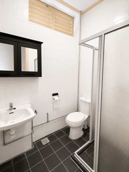 Townerville, 99 McNair Road, 4 Bedrooms, 2,918 sqft, Conservation House For Rent, by CY TAN, 500189780 - Bathroom - PropertyGuru.com.sg