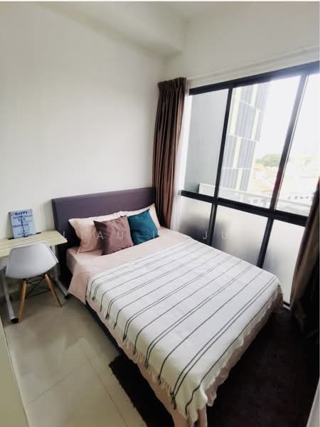 8 Farrer Suites, 8 Sing Joo Walk, Room Rental, 150 sqft, Apartment For Rent, by Liau Li Jun, 500189789 - Bedroom - PropertyGuru.com.sg