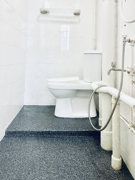 43 Bendemeer Road, 43 Bendemeer Road, Room Rental, 160 sqft, HDB Flat For Rent, by Eric Chan 陳鴻運, 500189790 - Bathroom - PropertyGuru.com.sg