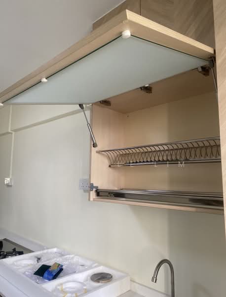 256 Yishun Ring Road, 256 Yishun Ring Road, 2 Bedrooms, 756 sqft, HDB Flat For Rent, by Michelle Lim, 500189791 - Kitchen - PropertyGuru.com.sg