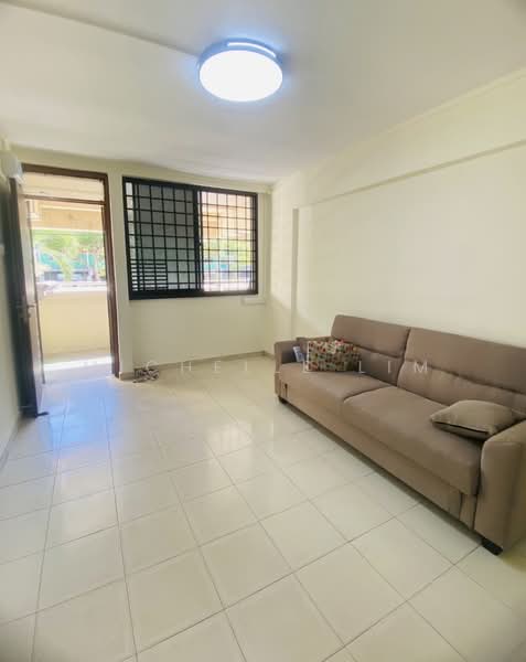 256 Yishun Ring Road, 256 Yishun Ring Road, 2 Bedrooms, 756 sqft, HDB Flat For Rent, by Michelle Lim, 500189791 - Living Room - PropertyGuru.com.sg