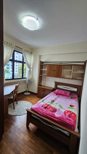 Eastvale, 35 Pasir Ris Drive 3, 3 Bedrooms, 1,280 sqft, Condominium For Rent, by Victor Tan, 500189798 - Bedroom - PropertyGuru.com.sg