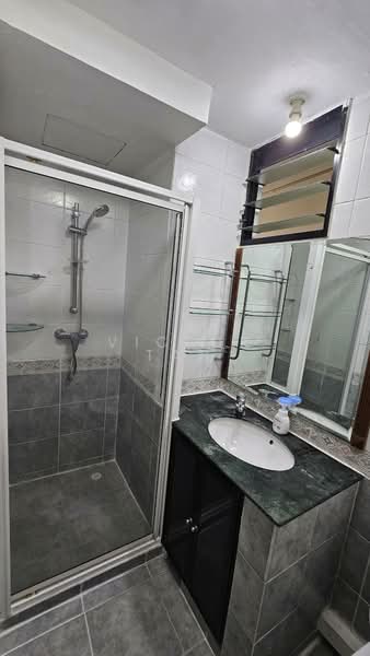 Eastvale, 35 Pasir Ris Drive 3, 3 Bedrooms, 1,280 sqft, Condominium For Rent, by Victor Tan, 500189798 - Bathroom - PropertyGuru.com.sg