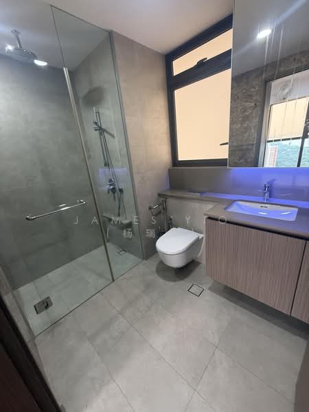 Seaside Residences, 18 Siglap Link, 3 Bedrooms, 1,302 sqft, Apartment For Rent, by James Yio (杨瑞华), 500189816 - Master Bathroom - PropertyGuru.com.sg