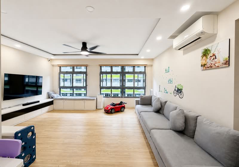 618A Tampines Street 61, 618A Tampines Street 61, 3 Bedrooms, 1,216 sqft, HDB Flat For Sale, by Sharon Goh, 500189827 - Living Room - PropertyGuru.com.sg