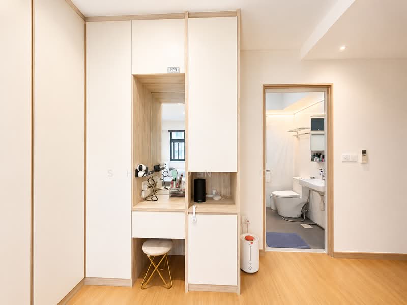 618A Tampines Street 61, 618A Tampines Street 61, 3 Bedrooms, 1,216 sqft, HDB Flat For Sale, by Sharon Goh, 500189827 - Master bedroom with build in cabinet - PropertyGuru.com.sg
