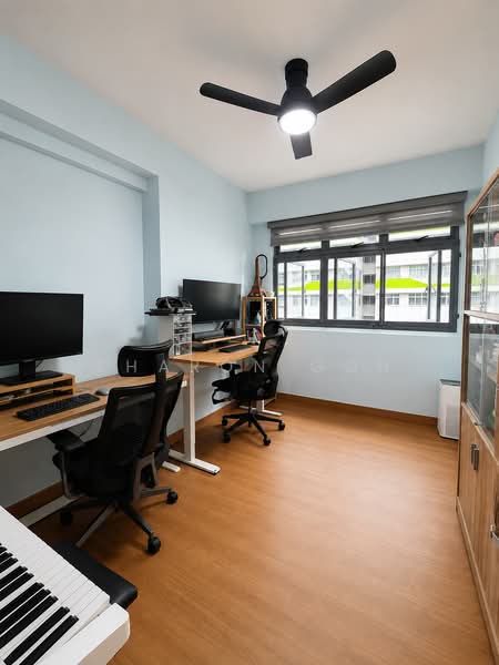 618A Tampines Street 61, 618A Tampines Street 61, 3 Bedrooms, 1,216 sqft, HDB Flat For Sale, by Sharon Goh, 500189827 - Work/ study room - PropertyGuru.com.sg
