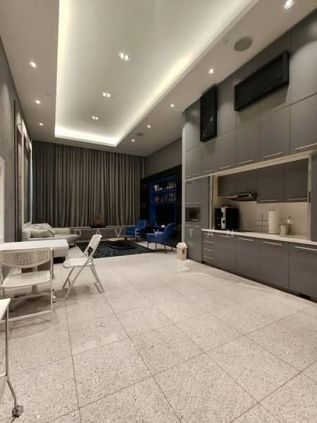 The Central, 6 Eu Tong Sen Street, 1 Bedroom, 624 sqft, Apartment For Rent, by Davey Tan, 500189833 - Living Room - PropertyGuru.com.sg