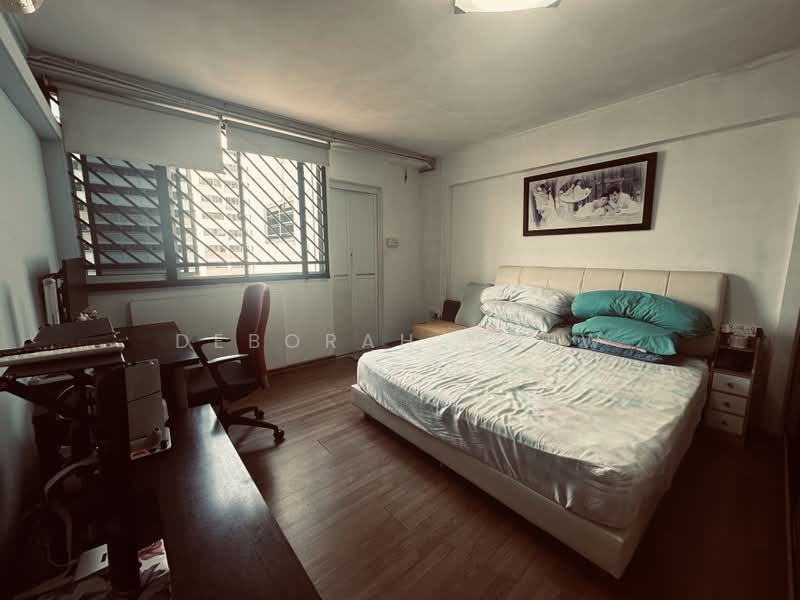 124 Simei Street 1, 124 Simei Street 1, 3 Bedrooms, 1,108 sqft, HDB Flat For Sale, by Deborah Chew, 500189838 - Bedroom - PropertyGuru.com.sg