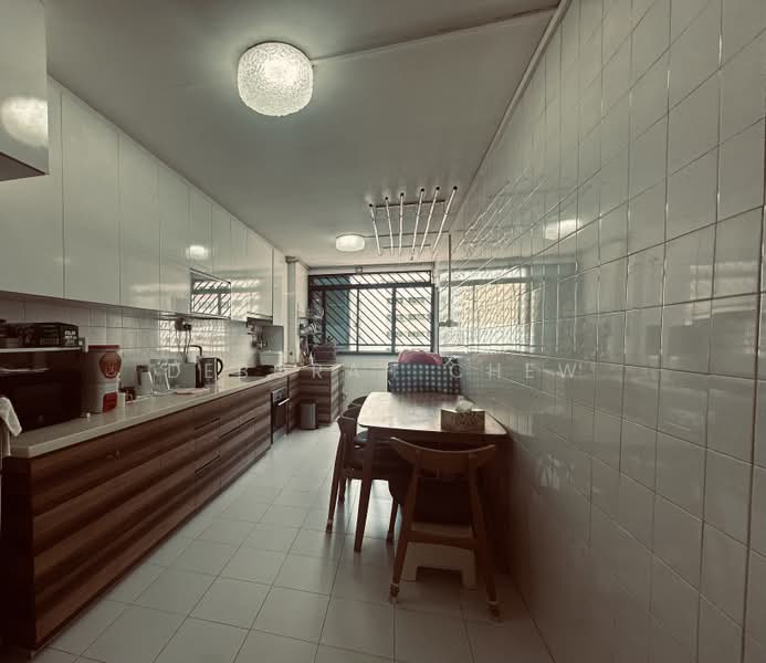 124 Simei Street 1, 124 Simei Street 1, 3 Bedrooms, 1,108 sqft, HDB Flat For Sale, by Deborah Chew, 500189838 - Kitchen - PropertyGuru.com.sg