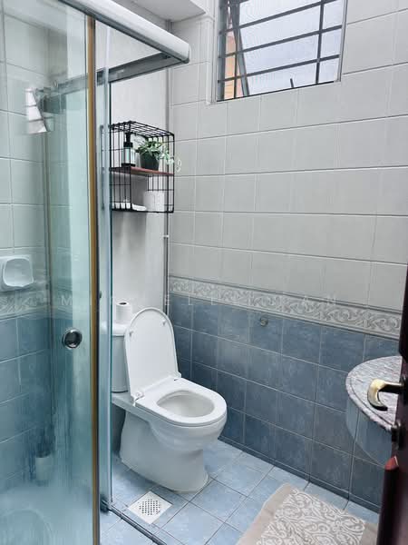 Tai Keng Villas, Jalan Kelichap, 5 Bedrooms, 3,089 sqft, Corner Terrace For Sale, by Michelle Tan, 500189846 - Bathroom - PropertyGuru.com.sg
