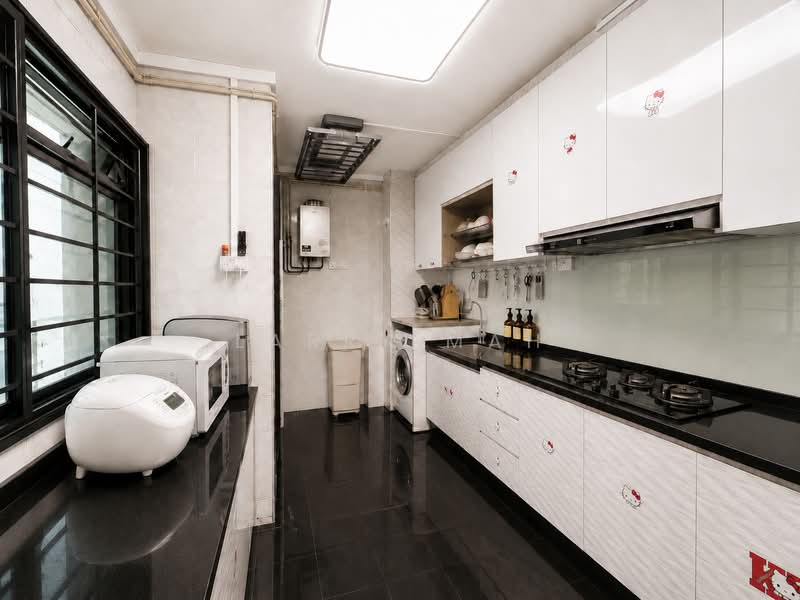 576 Woodlands Glen, Woodlands Drive 16, 3 Bedrooms, 1,184 sqft, HDB Flat For Sale, by Larry Mah, 500189863 - Kitchen - PropertyGuru.com.sg