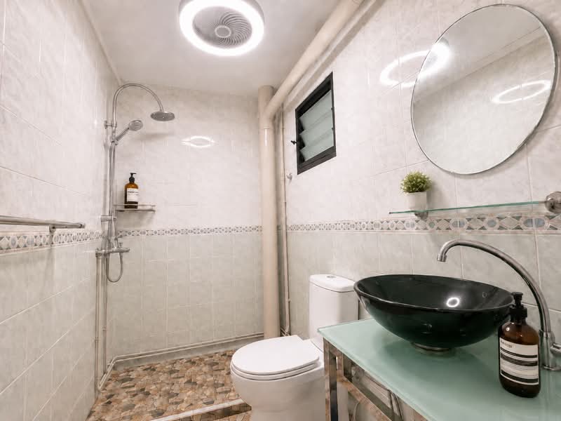 576 Woodlands Glen, Woodlands Drive 16, 3 Bedrooms, 1,184 sqft, HDB Flat For Sale, by Larry Mah, 500189863 - Bathroom - PropertyGuru.com.sg