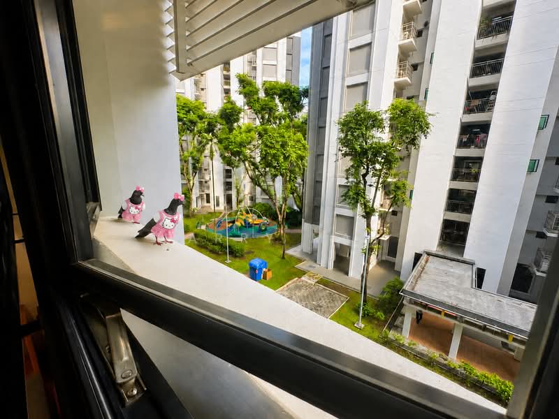576 Woodlands Glen, Woodlands Drive 16, 3 Bedrooms, 1,184 sqft, HDB Flat For Sale, by Larry Mah, 500189863 - Exterior - PropertyGuru.com.sg