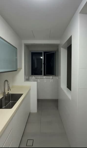 The Bayshore, 24 Bayshore Road, 2 Bedrooms, 969 sqft, Condominium For Rent, by Haikal Nash, 500189865 - Kitchen - PropertyGuru.com.sg