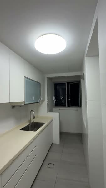 The Bayshore, 24 Bayshore Road, 2 Bedrooms, 969 sqft, Condominium For Rent, by Haikal Nash, 500189865 - Kitchen - PropertyGuru.com.sg