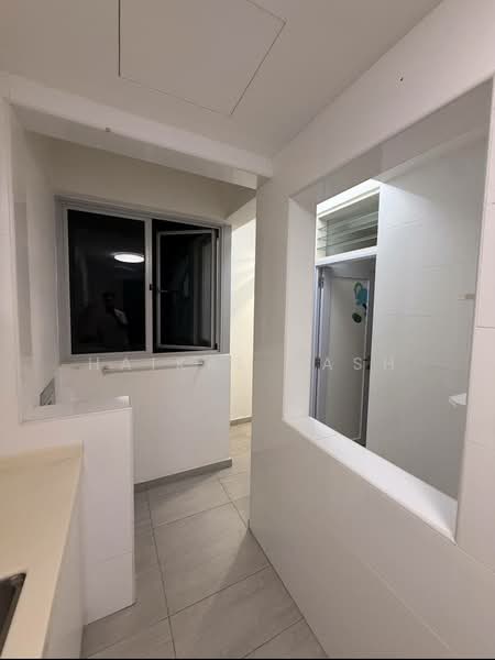 The Bayshore, 24 Bayshore Road, 2 Bedrooms, 969 sqft, Condominium For Rent, by Haikal Nash, 500189865 - Kitchen / Service Yard - PropertyGuru.com.sg