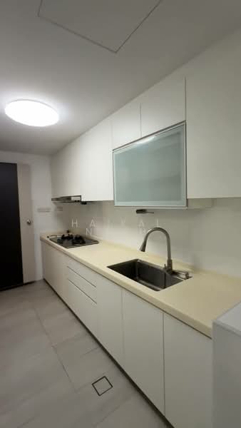 The Bayshore, 24 Bayshore Road, 2 Bedrooms, 969 sqft, Condominium For Rent, by Haikal Nash, 500189865 - Kitchen - PropertyGuru.com.sg