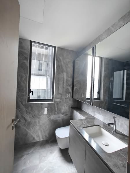 Leedon Green, 34 Leedon Heights, 2 Bedrooms, 700 sqft, Condominium For Sale, by Jensen Lee, 500189871 - Bathroom - PropertyGuru.com.sg