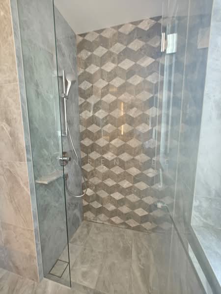 Leedon Green, 34 Leedon Heights, 2 Bedrooms, 700 sqft, Condominium For Sale, by Jensen Lee, 500189871 - Bathroom - PropertyGuru.com.sg