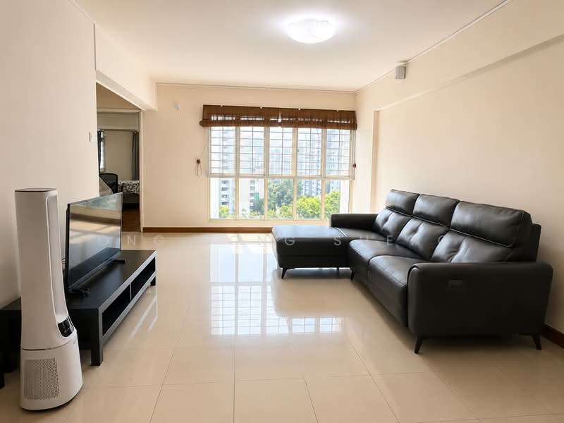 132 Edgedale Plains, 132 Edgedale Plains, 3 Bedrooms, 1,195 sqft, HDB Flat For Rent, by Ong Rong Sheng, 500189873 - Living Room - PropertyGuru.com.sg