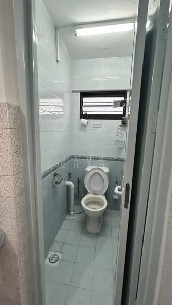 45 Sims Drive, 45 Sims Drive, 2 Bedrooms, 699 sqft, HDB Flat For Sale, by Jade Chan, 500189893 - Bathroom - PropertyGuru.com.sg