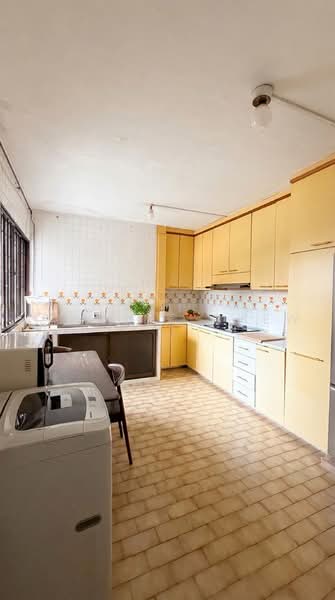 104 Jalan Rajah, 104 Jalan Rajah, 3 Bedrooms, 1,485 sqft, HDB Flat For Sale, by Jasmine Chew, 500189895 - Kitchen - PropertyGuru.com.sg