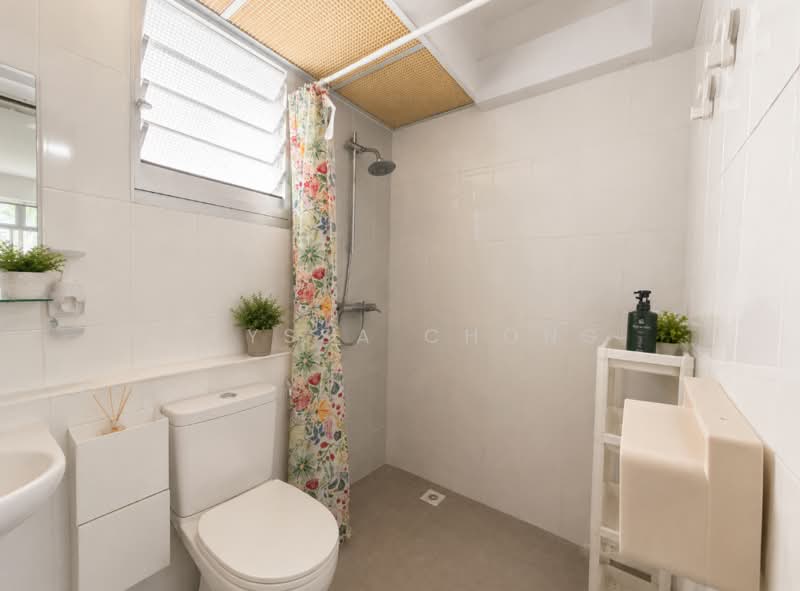878A Tampines Avenue 8, 878A Tampines Avenue 8, 3 Bedrooms, 1,001 sqft, HDB Flat For Sale, by Klyssa Chong, 500189905 - Bathroom - PropertyGuru.com.sg