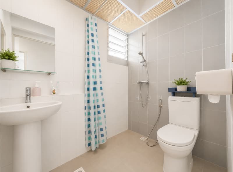 878A Tampines Avenue 8, 878A Tampines Avenue 8, 3 Bedrooms, 1,001 sqft, HDB Flat For Sale, by Klyssa Chong, 500189905 - Bathroom - PropertyGuru.com.sg