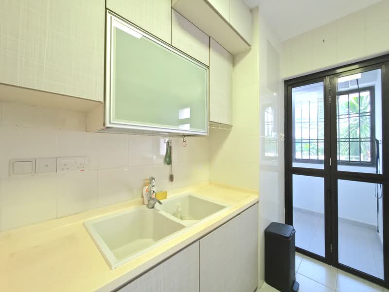 221A Bedok Central, 221A Bedok Central, 3 Bedrooms, 1,011 sqft, HDB Flat For Rent, by Faizal ., 500189906 - Kitchen - PropertyGuru.com.sg