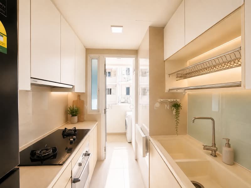 The Tampines Trilliant, 13 Tampines Central 7, 3 Bedrooms, 872 sqft, Executive Condominium For Rent, by Lynn Chen, 500189915 - Kitchen - PropertyGuru.com.sg