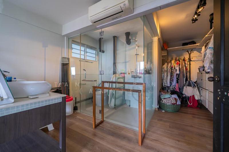 431 Ang Mo Kio Avenue 10, 431 Ang Mo Kio Avenue 10, Ang Mo Kio / Bishan / Thomson, 3 Bedrooms, 1,281 sqft, HDB Flat For Sale, by Tan Hui Ping (Annie), 500189917 - Bathroom - PropertyGuru.com.sg