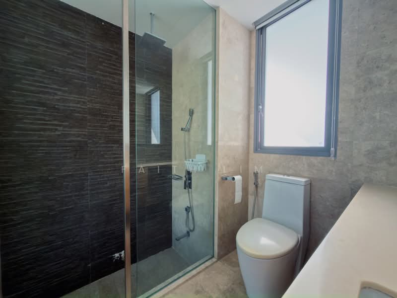 Seastrand, 17 Pasir Ris Link, 1 Bedroom, 581 sqft, Condominium For Sale, by Faith Lim, 500189918 - Bathroom - PropertyGuru.com.sg