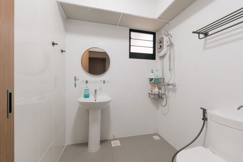 112B Alkaff Crescent, 112B Alkaff Crescent, 2 Bedrooms, 732 sqft, HDB Flat For Sale, by Derrick Tee, 500189919 - Bathroom - PropertyGuru.com.sg