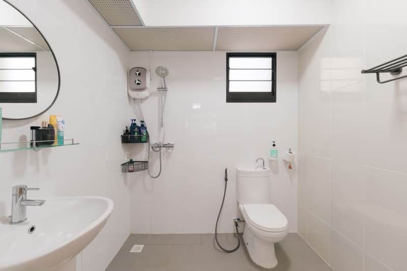 112B Alkaff Crescent, 112B Alkaff Crescent, 2 Bedrooms, 732 sqft, HDB Flat For Sale, by Derrick Tee, 500189919 - Bathroom - PropertyGuru.com.sg