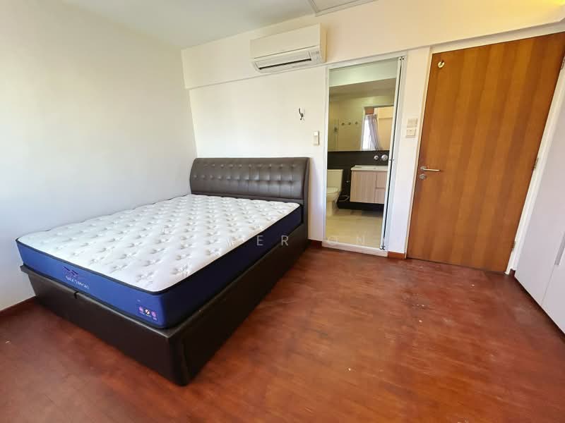 Pine Grove, 1P Pine Grove, 5 Bedrooms, 1,200 sqft, Condominium For Rent, by Esther Ong, 500189955 - Bedroom - PropertyGuru.com.sg