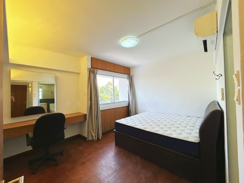 Pine Grove, 1P Pine Grove, 5 Bedrooms, 1,200 sqft, Condominium For Rent, by Esther Ong, 500189955 - Bedroom - PropertyGuru.com.sg