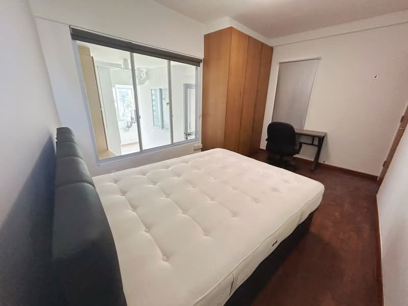 Pine Grove, 1P Pine Grove, 5 Bedrooms, 1,200 sqft, Condominium For Rent, by Esther Ong, 500189955 - PropertyGuru.com.sg