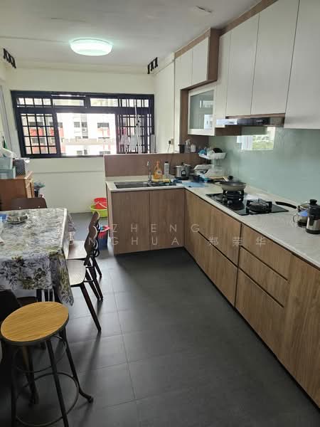 101 Jurong East Street 13, 101 Jurong East Street 13, Room Rental, 120 sqft, HDB Flat For Rent, by Zheng Ronghua 郑荣华, 500189970 - Kitchen - PropertyGuru.com.sg