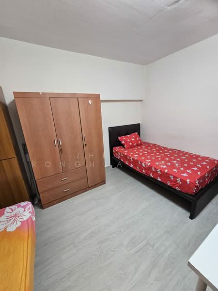 101 Jurong East Street 13, 101 Jurong East Street 13, Room Rental, 120 sqft, HDB Flat For Rent, by Zheng Ronghua 郑荣华, 500189970 - Bedroom - PropertyGuru.com.sg