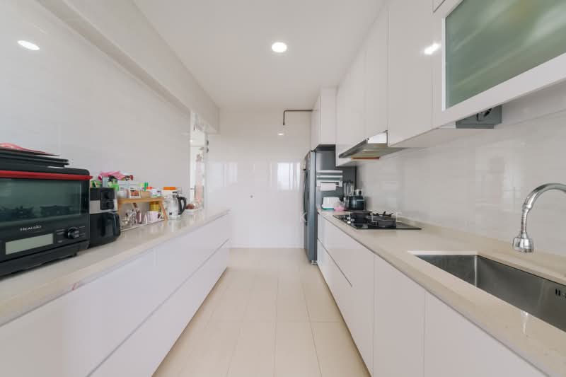 377B Hougang Street 32, 377B Hougang Street 32, 3 Bedrooms, 1,228 sqft, HDB Flat For Sale, by Derrick Tee, 500189975 - Kitchen - PropertyGuru.com.sg