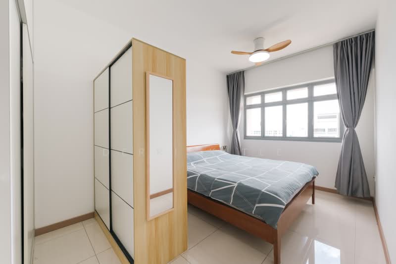377B Hougang Street 32, 377B Hougang Street 32, 3 Bedrooms, 1,228 sqft, HDB Flat For Sale, by Derrick Tee, 500189975 - Bedroom - PropertyGuru.com.sg