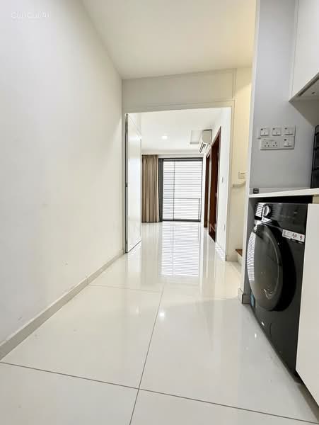 Ness, 38 Lorong 32 Geylang, 2 Bedrooms, 926 sqft, Condominium For Rent, by Jenn Denz Law, 500189977 - Corridor - PropertyGuru.com.sg