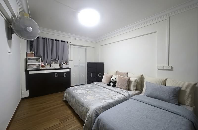 348 Bukit Batok Street 34, 348 Bukit Batok Street 34, 2 Bedrooms, 904 sqft, HDB Flat For Sale, by Bernice Oh, 500189984 - Bedroom - PropertyGuru.com.sg
