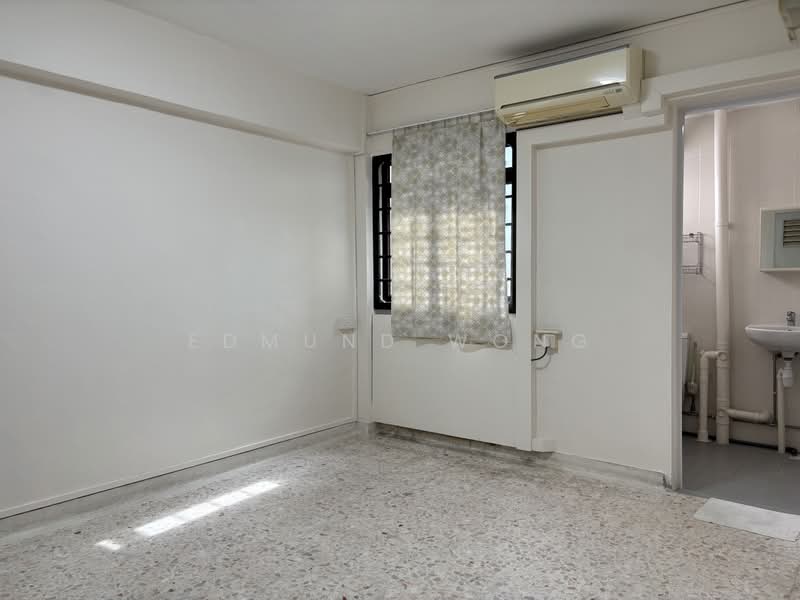 244 Hougang Street 22, 244 Hougang Street 22, 2 Bedrooms, 721 sqft, HDB Flat For Sale, by Edmund Wong, 500189989 - Master room - PropertyGuru.com.sg