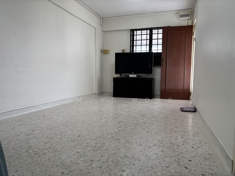 244 Hougang Street 22, 244 Hougang Street 22, 2 Bedrooms, 721 sqft, HDB Flat For Sale, by Edmund Wong, 500189989 - Living Room - PropertyGuru.com.sg