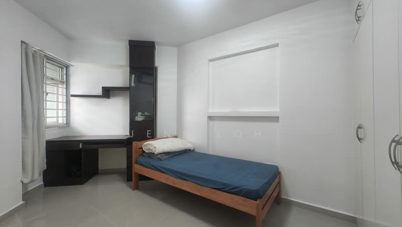 384 Bukit Batok West Avenue 5, 384 Bukit Batok West Avenue 5, 3 Bedrooms, 969 sqft, HDB Flat For Rent, by Jenn Loh, 500189990 - Bedroom - PropertyGuru.com.sg