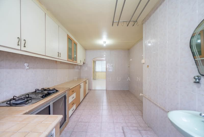 139 Bedok Reservoir Road, 139 Bedok Reservoir Road, 2 Bedrooms, 689 sqft, HDB Flat For Sale, by Alerie Huang, 500189994 - Kitchen - PropertyGuru.com.sg