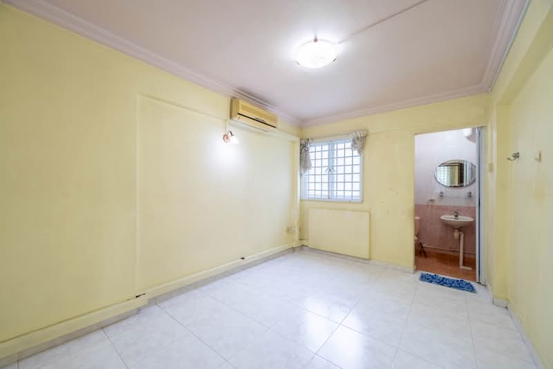 139 Bedok Reservoir Road, 139 Bedok Reservoir Road, 2 Bedrooms, 689 sqft, HDB Flat For Sale, by Alerie Huang, 500189994 - Bathroom - PropertyGuru.com.sg